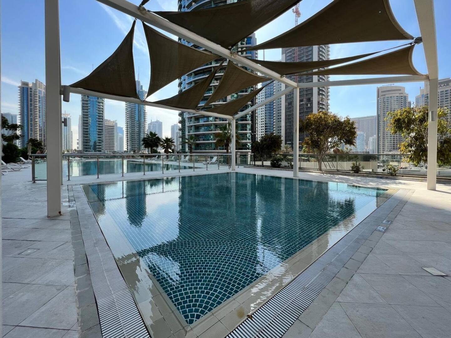 Vacay Lettings - Iris Blue Spectacular Marina View अपार्टमेंट